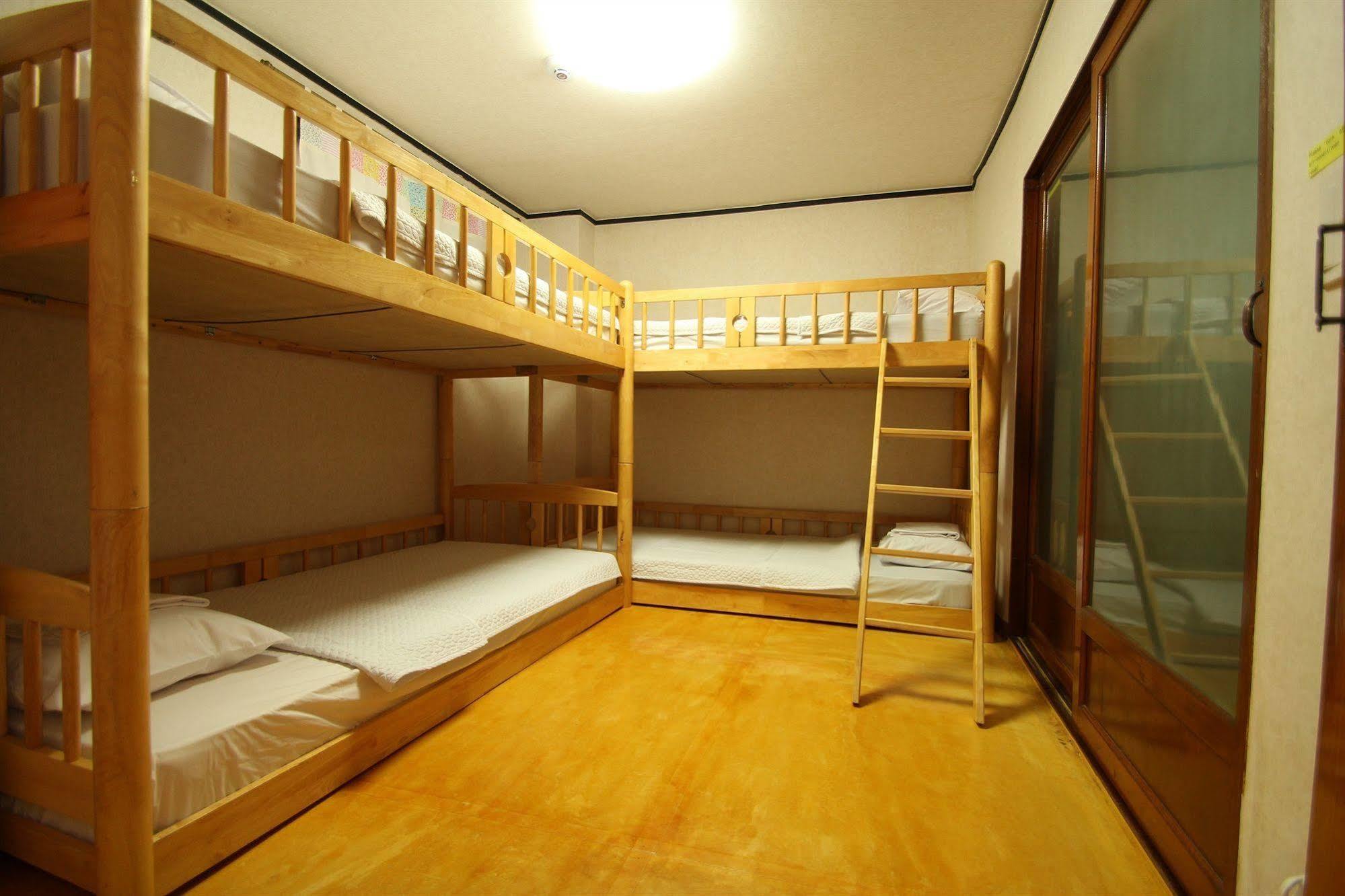 Icos 1 - Female Only Wisma tamu